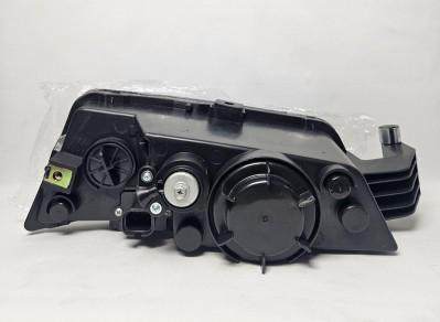 Фара противотуманная левая (пластиковый бампер) SITRAK 812W25320-6001 OEM