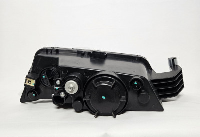 Фара противотуманная левая (пластиковый бампер) SITRAK 812W25320-6001 OEM