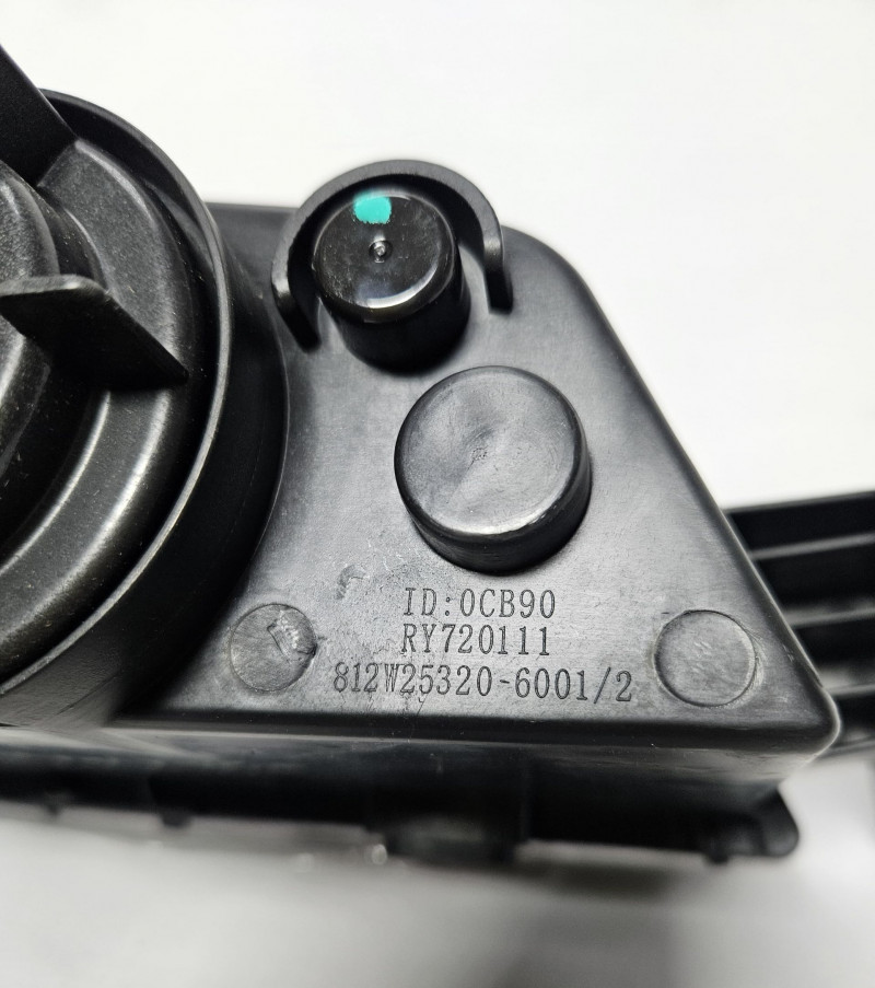 Фара противотуманная левая (пластиковый бампер) SITRAK 812W25320-6001 OEM — 3