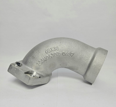 Колено трубы охлаждающей жидкости Sitrak CHINA 200V06302-0657 Sinotruk