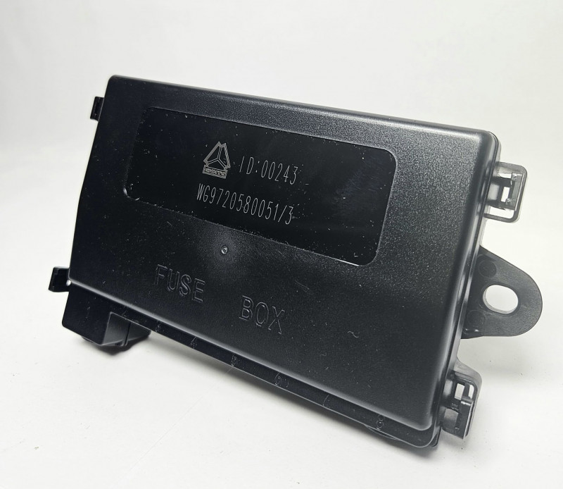 Блок предохранителей /HOWO/SITRAK WG9720580051 Sinotruk — 2