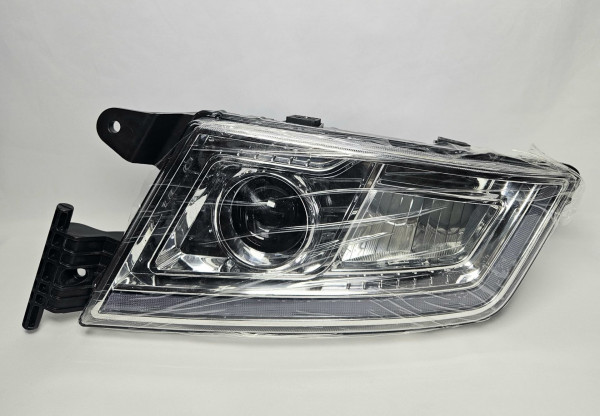 Фара основная левая LED пластиковый бампер тягач SITRAK 812W25101-6021 Sinotruk — 1