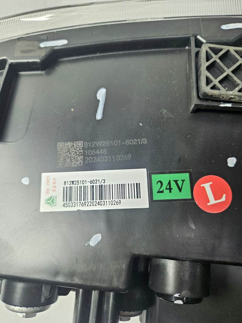 Фара основная левая LED пластиковый бампер тягач SITRAK 812W25101-6021 Sinotruk — 3