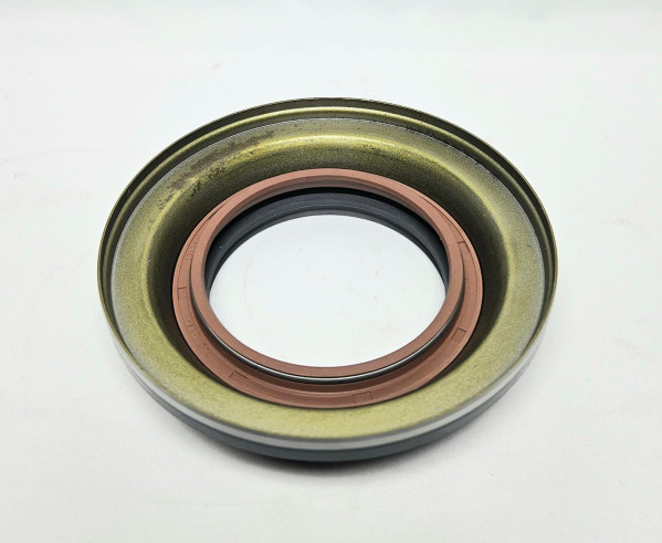 Сальник редуктора заднего моста (ST16) 85*135*8/19,5 самосвал 6*6 HOWO WG9231320001 OEM — 1