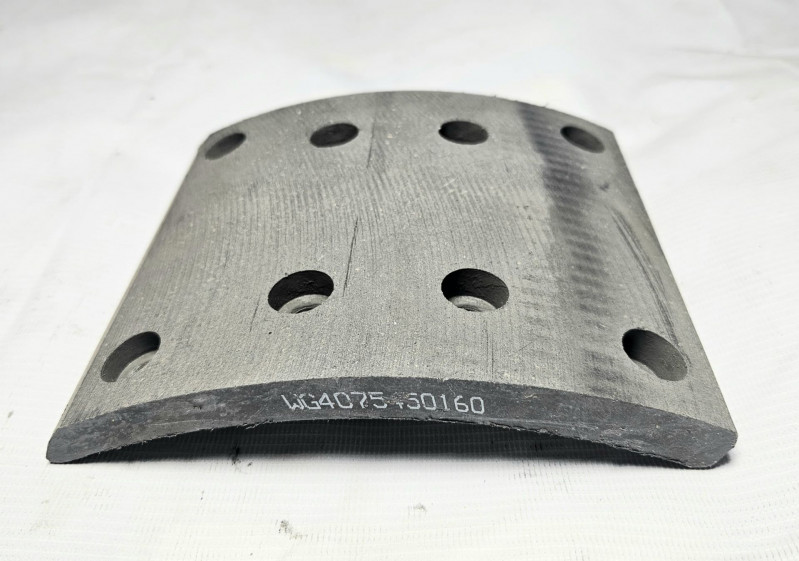 Накладка тормозная передняя 8отв. 410*160 , HOWO WG4075450160 Sinotruk — 2