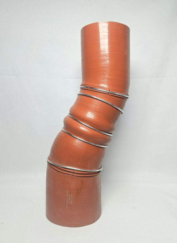 Патрубок интеркулера впускной MC11,440-500 TX/Sitrak C7H CHINA 712W96301-0009 OEM — 1