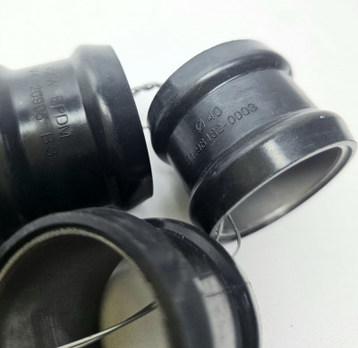 Трубка промеж-ная системы охлаждения HOWO T5G/SITRAK MC11 /CHINA 200V98182-0003 Sinotruk