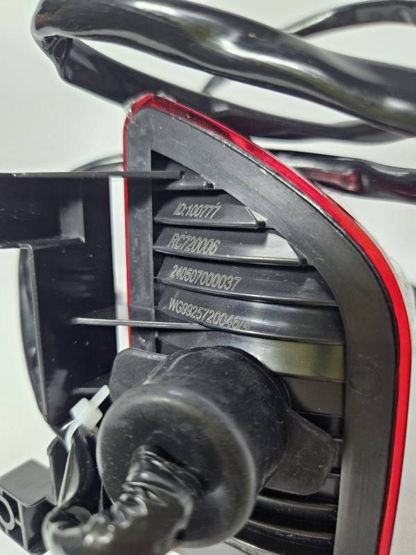 Фонарь кабины задний верхний правый (красный) (тягач) -A7 / -T7H SITRAK WG9925720046 Sinotruk — 2