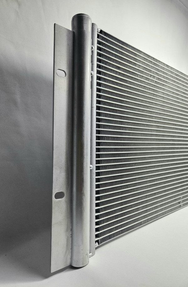 Радиатор кондиционера Sitrak CHINA 712W6194206425 OEM — 3