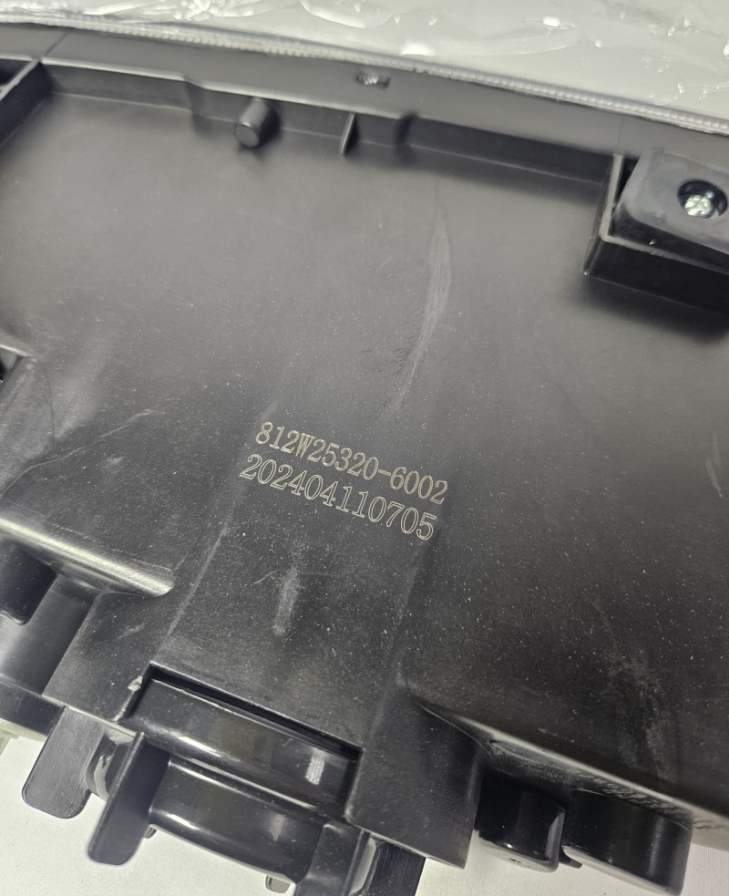 Фара противотуманная правая (пластиковый бампер) SITRAK 812W25320-6002 OEM — 6