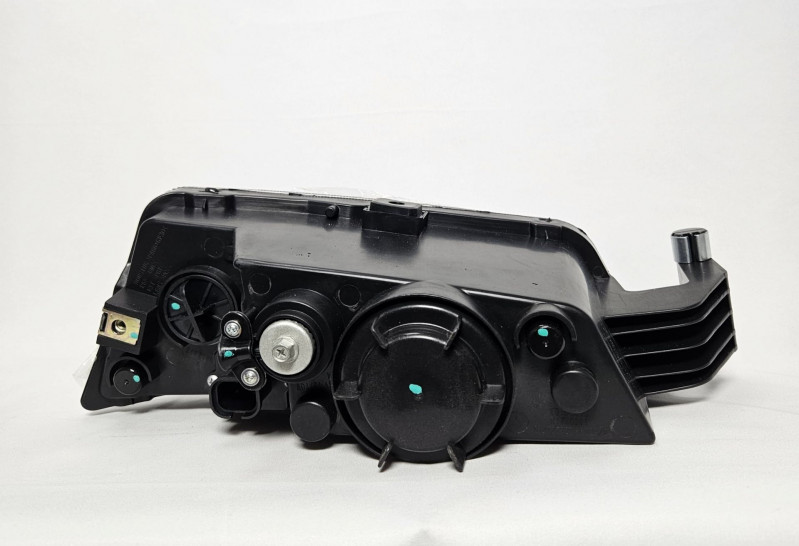 Фара противотуманная левая (пластиковый бампер) SITRAK 812W25320-6001 Sinotruk — 2