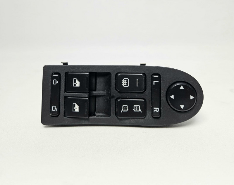 Блок управления стеклоподъемником левой двери T5G CNHTC HOWO 812W28230-6010 Sinotruk — 1