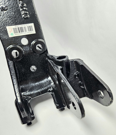 Кронштейн верхний правый переднего амортизатора кабины Sitrak CHINA 810W41720-0148 Sinotruk