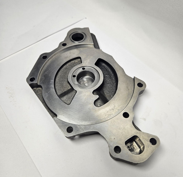 Крышка масляного насоса SITRAK C7H /CHINA 200V05103-5037 Sinotruk — 2