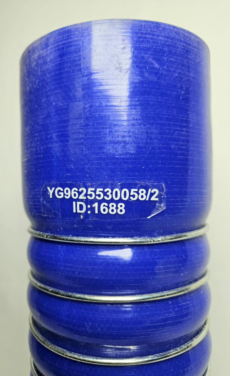 Патрубок интеркулера выпускной Sitrak CHINA YG9625530058 OEM — 2