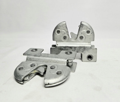 Замок капота левый Sitrak CHINA 810W97122-0028 Sinotruk