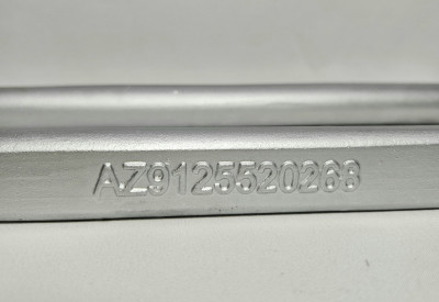 Стремянка задней рессоры U-обратной формы с резьбой CNHTC AZ9125520268 Sinotruk