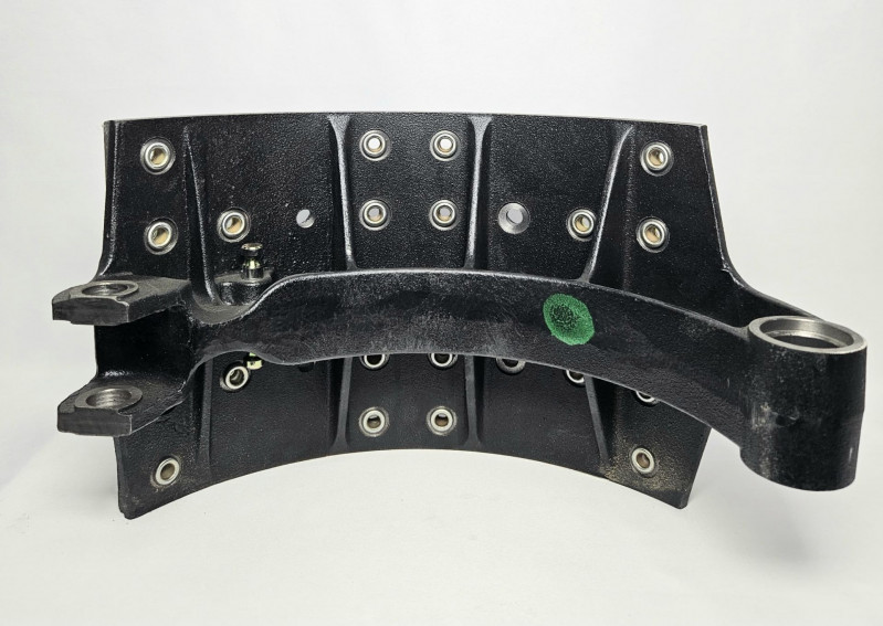 Колодка тормозная задняя правая под барабан MCY13 Sitrak CNHTC AZ7117451221 Sinotruk — 1