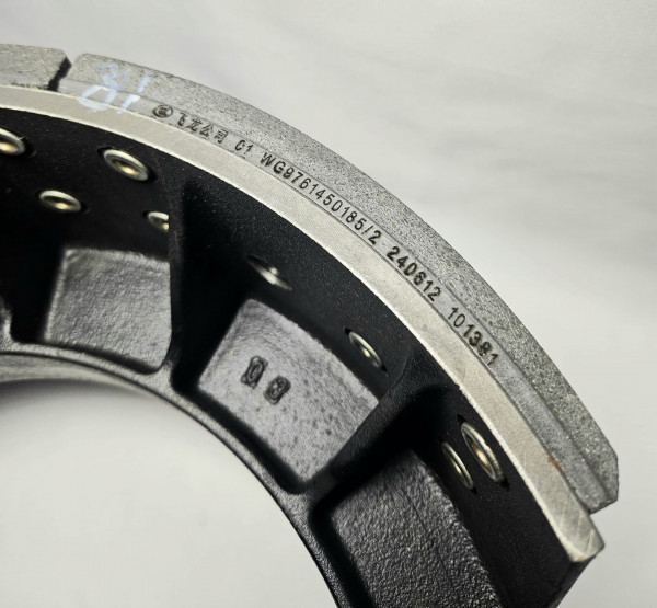 Колодка тормозная задняя правая под барабан MCY13 Sitrak CNHTC AZ7117451221 Sinotruk — 2