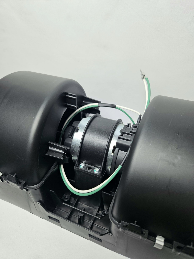 Мотор отопителя HOWO 811W61942-0002 OEM — 3