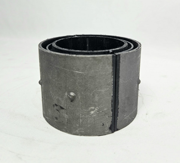 Втулка заднего стабилизатора (центральная) разрезная Sitrak CHINA WG9925688210 OEM — 2